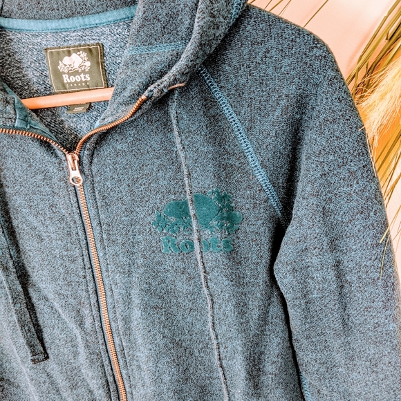 Roots emblem sweater - Picture 2 of 5